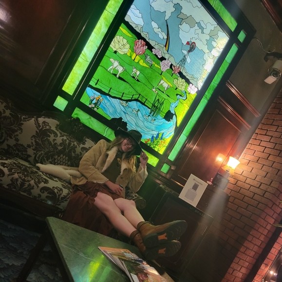 Meet your Posher, Jade! - Picture 5 of 7